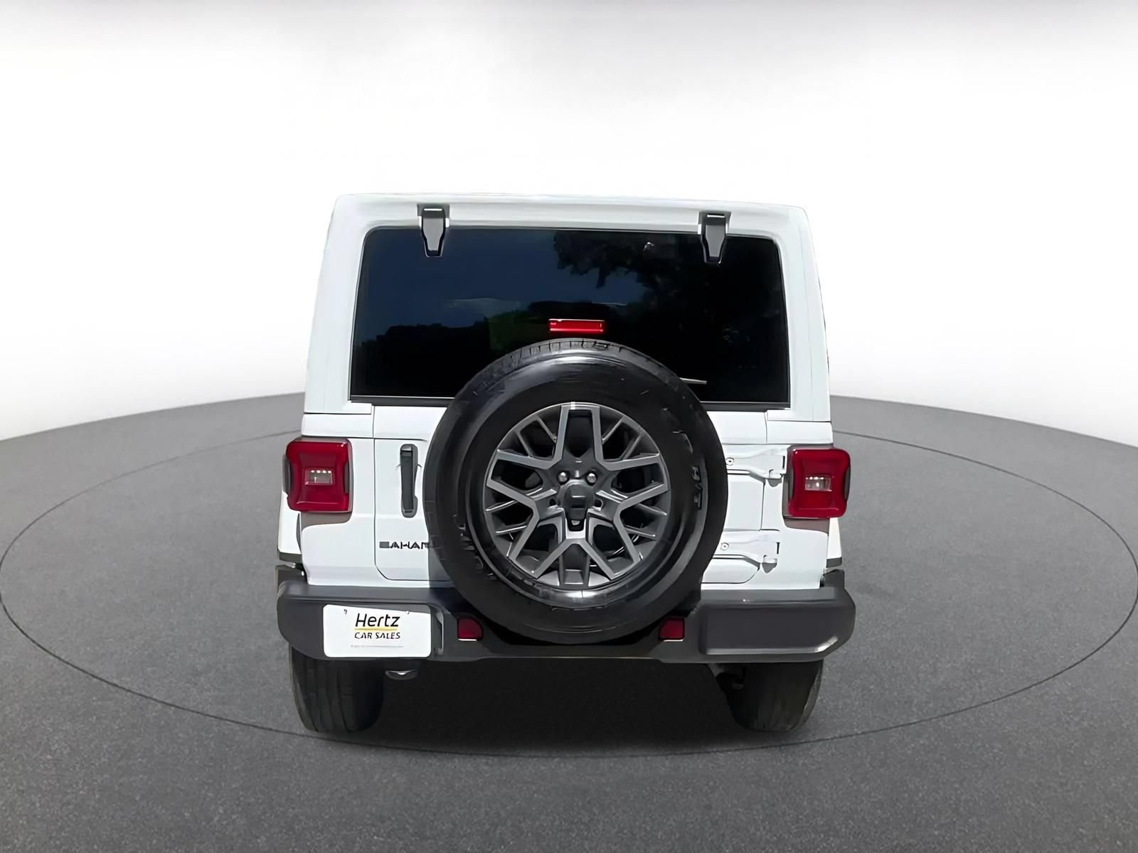 Used 2025 Jeep Wrangler Unlimited Sahara AWD/4WD image 12