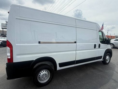 Used 2024 RAM ProMaster 2500 w/ Convenience Group FWD image 5