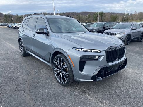 Used 2023 BMW X7 M60i w/ Executive Package image 7