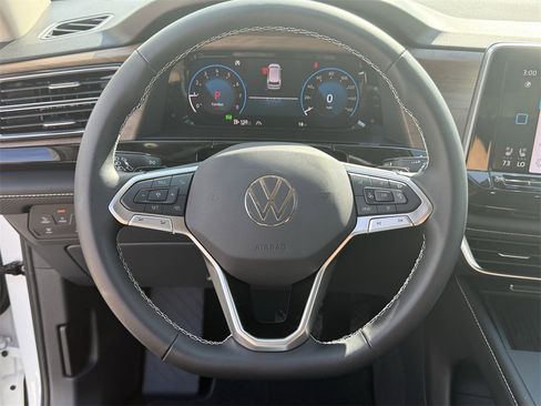 New 2026 Volkswagen Atlas SE image 13