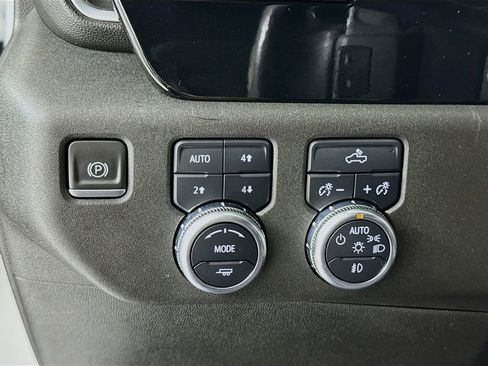 Used 2022 GMC Sierra 1500 Elevation image 9