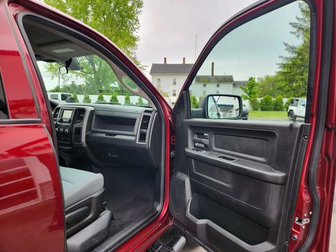 Used 2019 RAM 1500 Express w/ Express Value Package AWD/4WD image 38