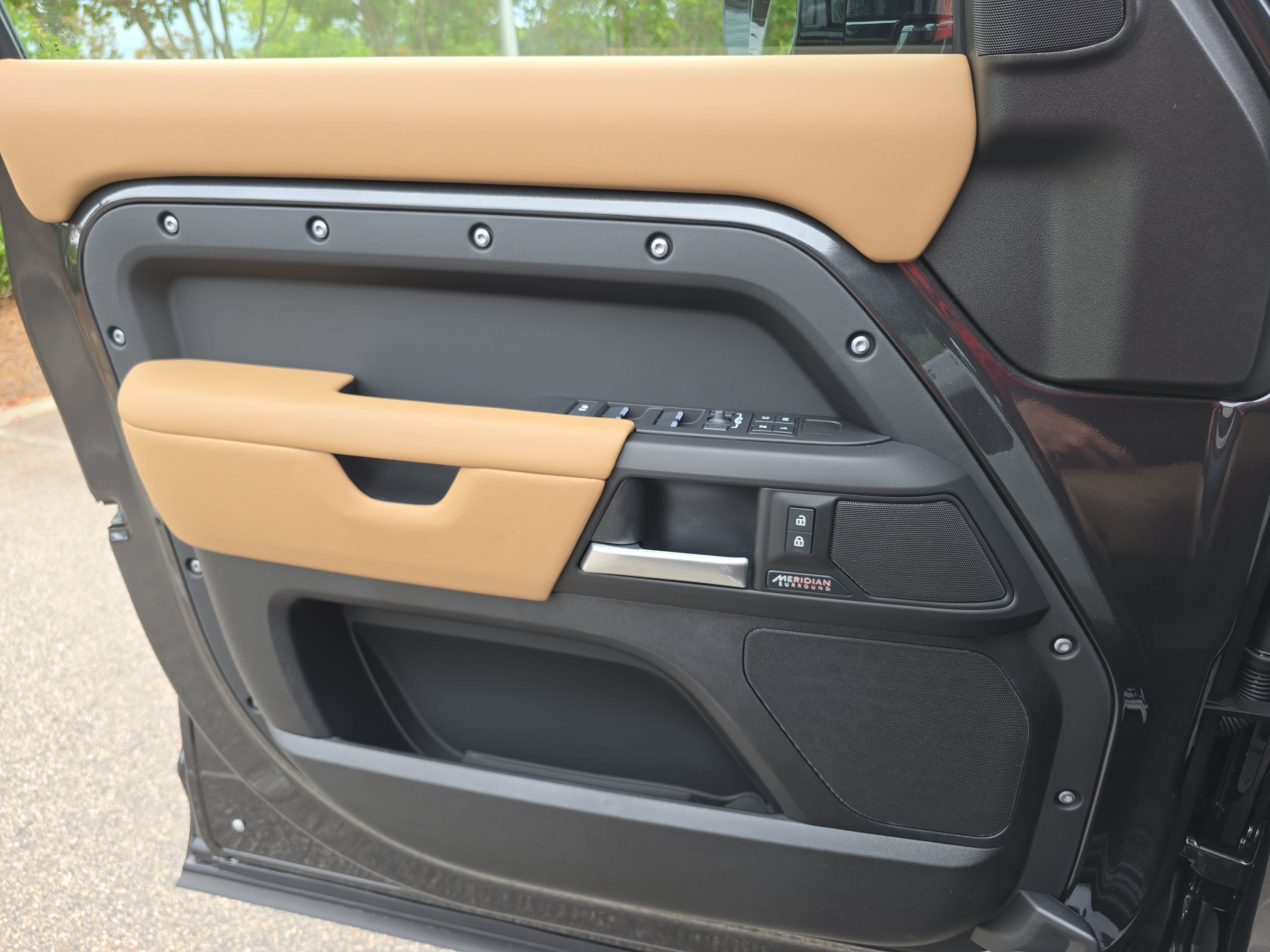 New 2026 Land Rover Defender 110 X-Dynamic SE AWD/4WD image 26