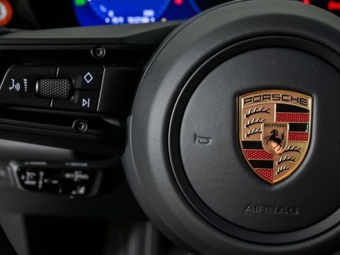 New 2025 Porsche Macan 4 Electric image 10