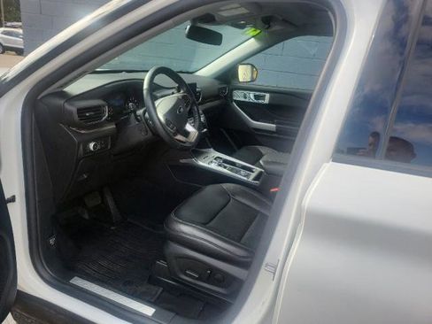 Used 2021 Ford Explorer Limited w/ Equipment Group 301A image 12