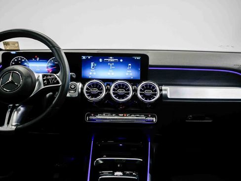 Used 2026 Mercedes-Benz GLB 250 image 13