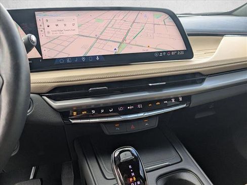 Used 2025 Cadillac XT4 Premium Luxury image 15