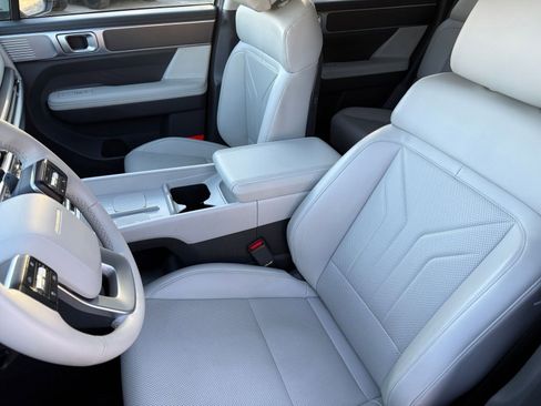 Used 2025 Hyundai Santa Fe SEL image 36