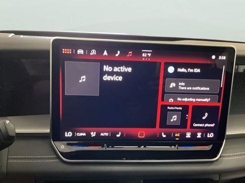 Certified 2025 Volkswagen Tiguan SE R-Line AWD/4WD image 9