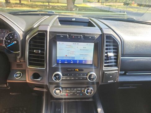Used 2020 Ford Expedition Max Limited image 25