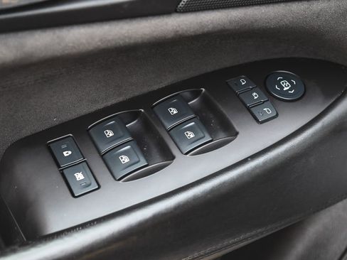 Used 2016 Cadillac Escalade Platinum image 9