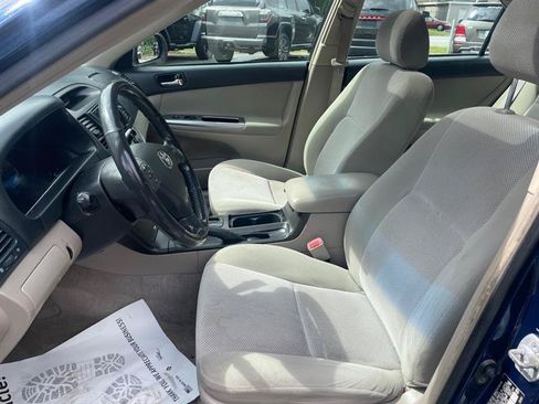 Used 2005 Toyota Camry LE FWD image 25
