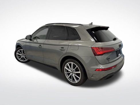 Used 2023 Audi Q5 e Prestige w/ Prestige Package image 3