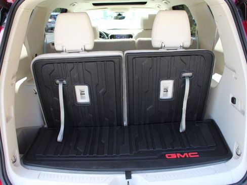Used 2021 GMC Acadia Denali w/ Denali Technology Package AWD/4WD image 23