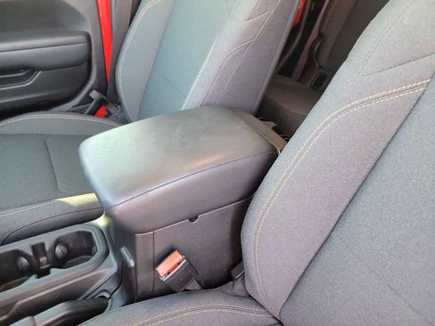 Used 2024 Jeep Gladiator Sport image 16