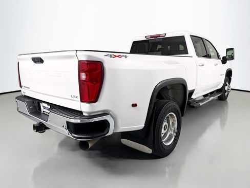 Used 2022 Chevrolet Silverado 3500 LTZ w/ LTZ Convenience Package image 7