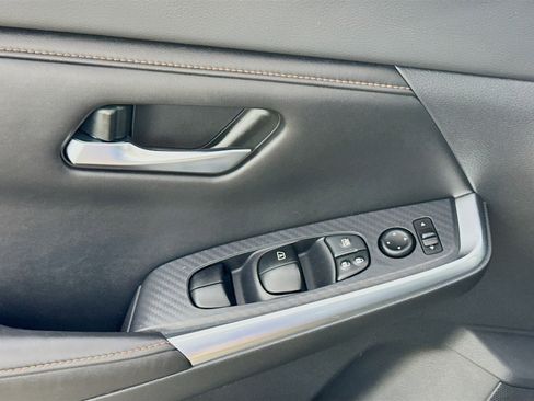 Used 2021 Nissan Sentra SR w/ SR Premium Package FWD image 21