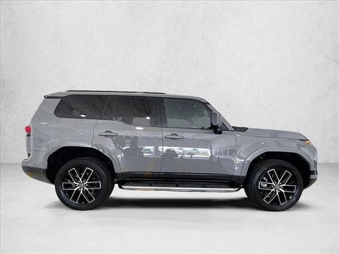 Used 2025 Lexus GX 550 w/ Cold Area Package AWD/4WD image 5