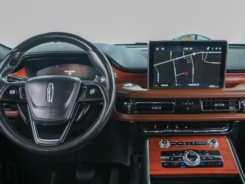 Used 2022 Lincoln Aviator Reserve w/ Equipment Group 201A AWD/4WD image 17