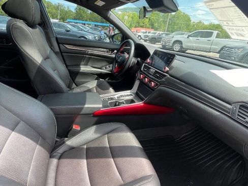 Used 2019 Honda Accord Sport image 16
