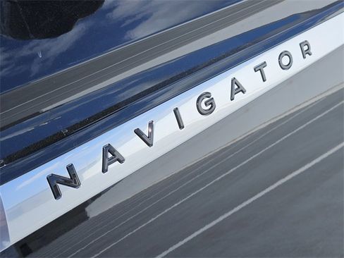 New 2025 Lincoln Navigator L Reserve image 11