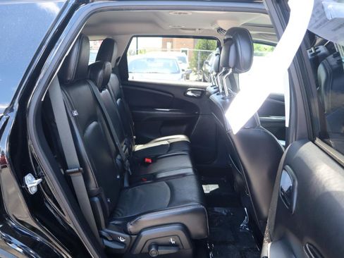 Used 2018 Dodge Journey Crossroad w/ Nav & Sun Group FWD image 12