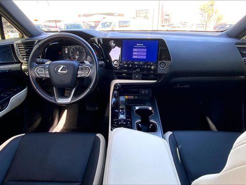 Used 2023 Lexus NX 250 Premium image 16