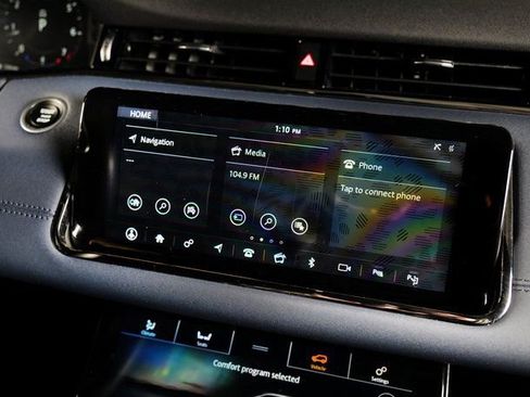 Used 2020 Land Rover Range Rover Evoque R-Dynamic SE image 16