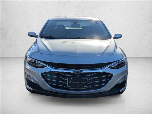 Used 2019 Chevrolet Malibu LT w/ Driver Confidence Package image 2