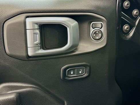 Used 2022 Jeep Wrangler Unlimited Sport AWD/4WD image 15