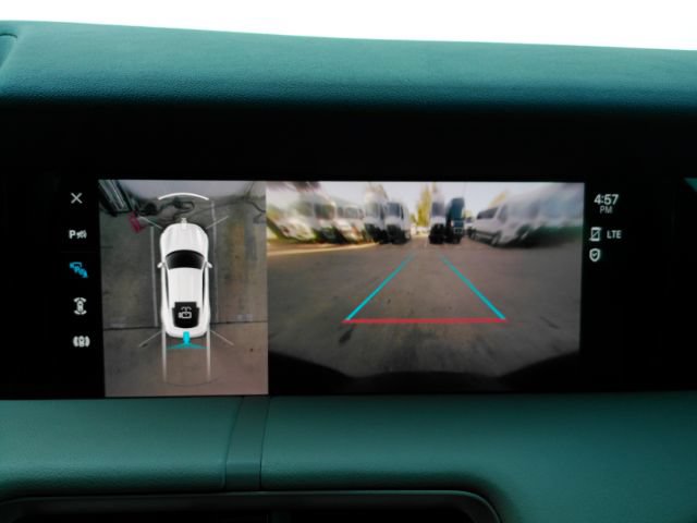Used 2022 Porsche Taycan RWD image 8
