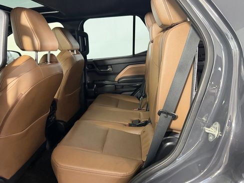 Used 2025 Toyota 4Runner Limited AWD/4WD image 24