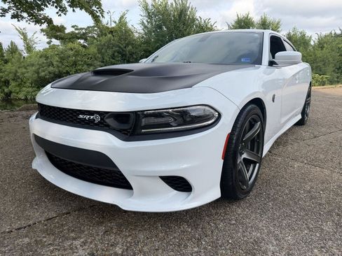Used 2019 Dodge Charger SRT Hellcat w/ Navigation & Travel Group RWD image 11