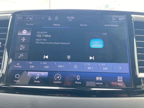 Used 2023 Chrysler Pacifica Touring-L FWD image 34
