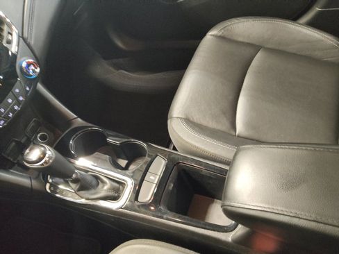 Used 2017 Chevrolet Cruze Premier FWD image 26