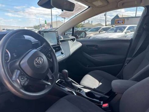 Used 2022 Toyota Corolla LE FWD image 15