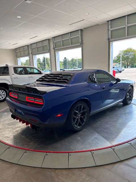 Used 2022 Dodge Challenger R/T w/ Blacktop Package RWD image 4