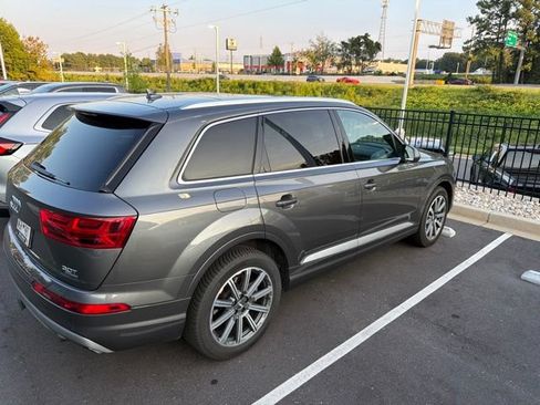 Used 2018 Audi Q7 3.0T Premium Plus w/ Premium Plus Package AWD/4WD image 2