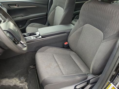 Used 2025 Toyota Camry LE image 24