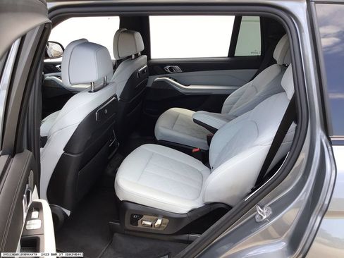 Used 2023 BMW X7 xDrive40i w/ Executive Package AWD/4WD image 9