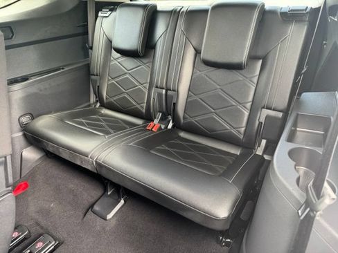 Used 2025 Volkswagen Atlas SE FWD image 29