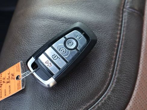 Used 2021 Ford Explorer King Ranch w/ Premium Technology Package AWD/4WD image 35