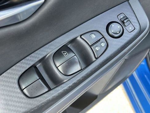 Used 2025 Nissan Sentra SV FWD image 11