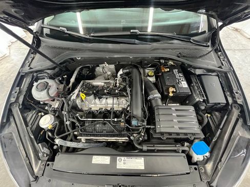 Certified 2019 Volkswagen Golf SE image 30