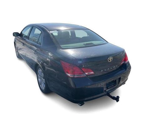 Used 2005 Toyota Avalon XL image 3