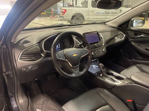 Used 2022 Chevrolet Malibu LT w/ Leather Package FWD image 11