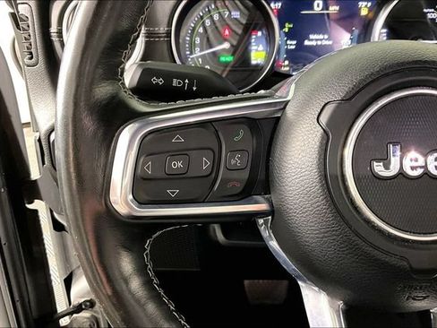 Used 2023 Jeep Wrangler Unlimited Sahara w/ Cold Weather Group AWD/4WD image 10