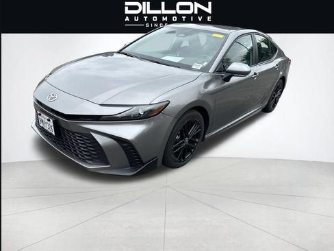 Used 2025 Toyota Camry SE FWD image 14