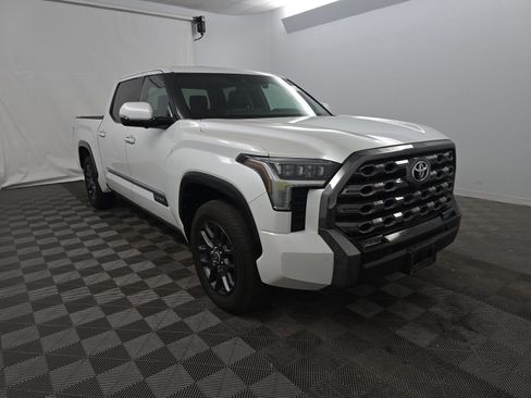 Used 2022 Toyota Tundra Platinum image 3