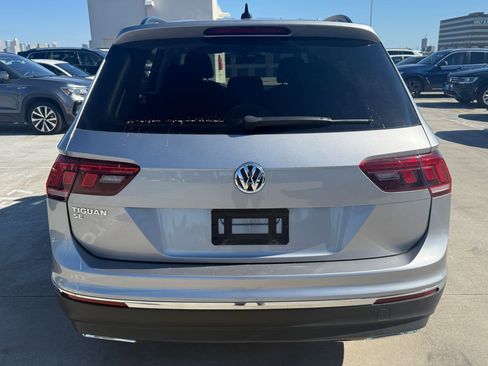 Used 2021 Volkswagen Tiguan SE image 9
